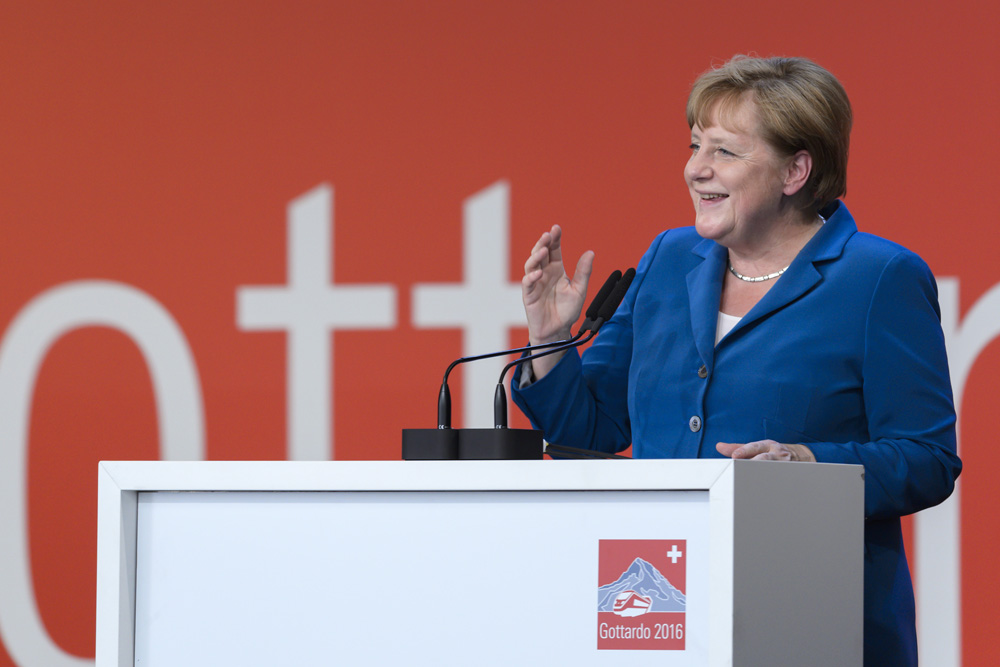 全球最长铁路隧道开通 默克尔点讚