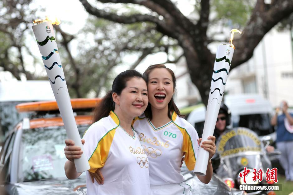 郎朗、江一燕等中國火炬手傳遞裡約奧運聖火
