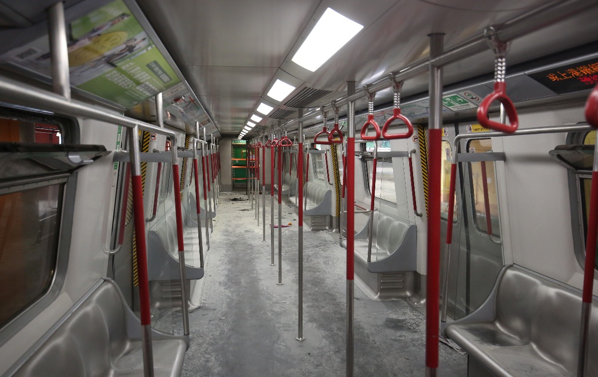 縱火列車內部情況