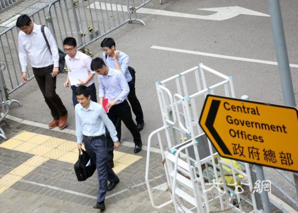 港公务员薪酬趋势报告出炉 最高料加薪2.44%