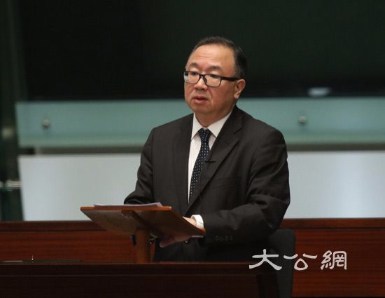 廖長江：反對派瘋狂拉布傷及香港元氣