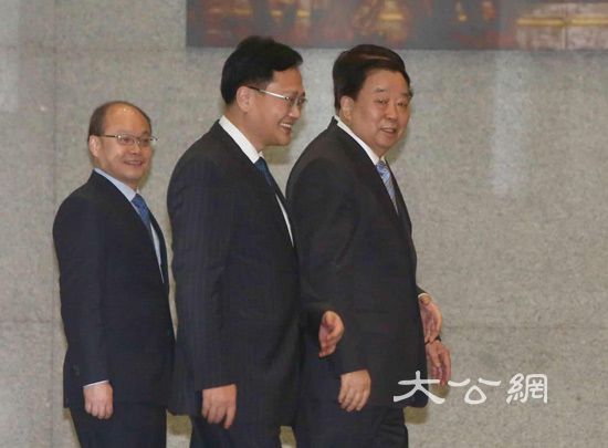 喬曉陽為香港特區官員講解憲法基本法 