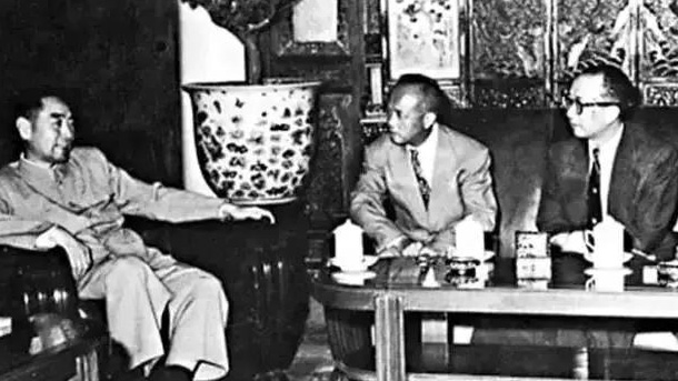 周恩来与《大公报》的深厚渊源