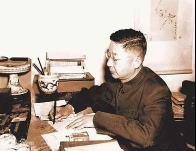 老舍与《大公报》