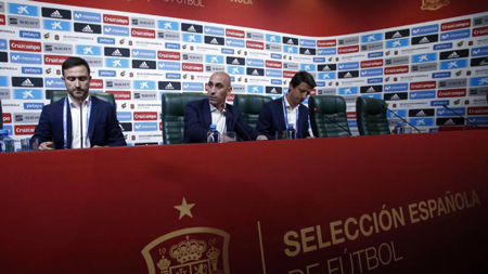 世界杯西班牙临阵换将 希亚路临危受命领军出征