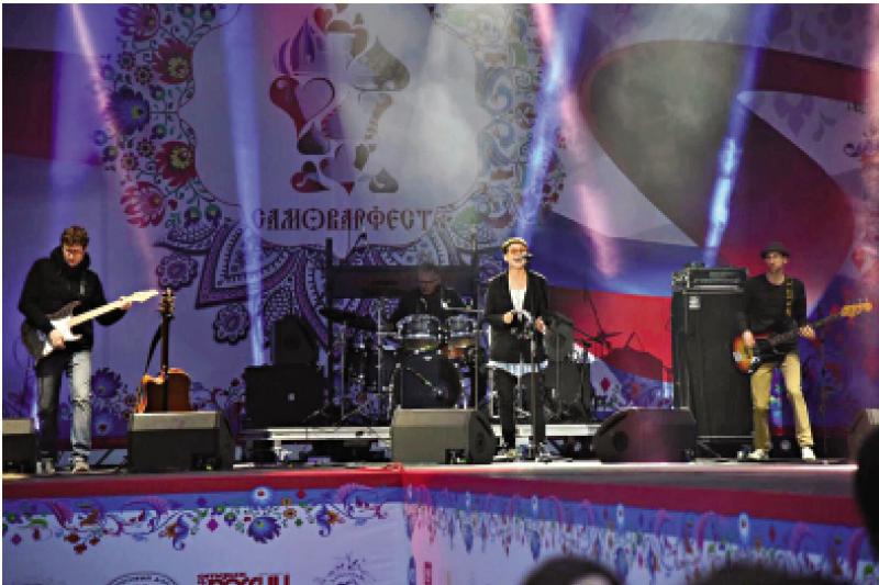 【花絮】俄罗斯日 民众自嗨放烟花