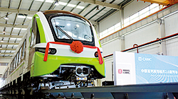 提速六成 完全自主知识产权商用中速磁浮车下线