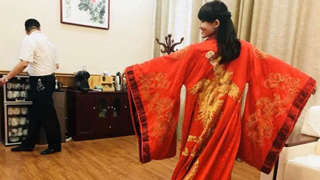 执子之手与子偕老 港生体验汉服婚礼