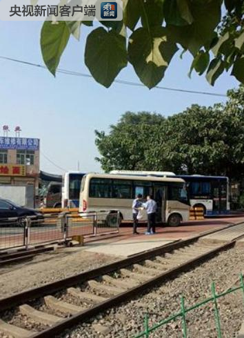 西安发生持刀伤人事件 已致十人受伤