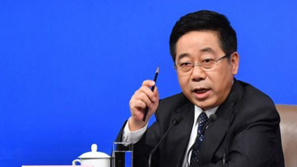 教育部部长：中国“玩命的中学、快乐的大学”现象应扭转