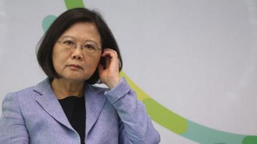 蔡英文表态矛盾：想联手制约大陆 又想与大陆谈话