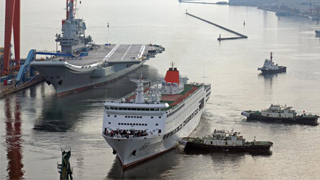 舰载机入库 ﻿首艘国产航母即将迎来第二次海试