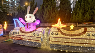 图集｜中秋玉兔游太空 维园彩灯会打造“科幻风”