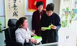 励志！渐冻症女孩自考医学硕士、开办诊所