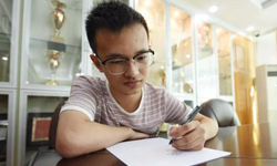 浙江高考635分脑瘫少年入学 “自强厚德”是父母期望