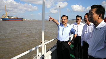 李克强改路线考察民企最大投资项目 释放什么信号