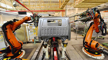 上月官方制造业PMI跌至年内次低 财新PMI险守荣枯线