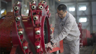 国务院：压减工业产品生产许可证管理目录和简化审批