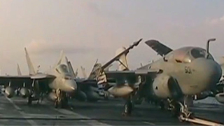 美军核航母已入驻日本基地10年 日民众抗议要其离开