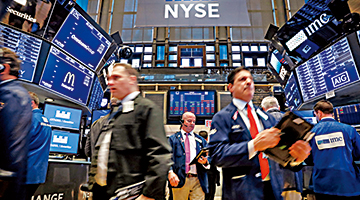 道指重挫3%跌超800点 特朗普批美联储加息过快