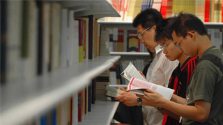 杨润雄：SSSDP扩至副学士无冲突