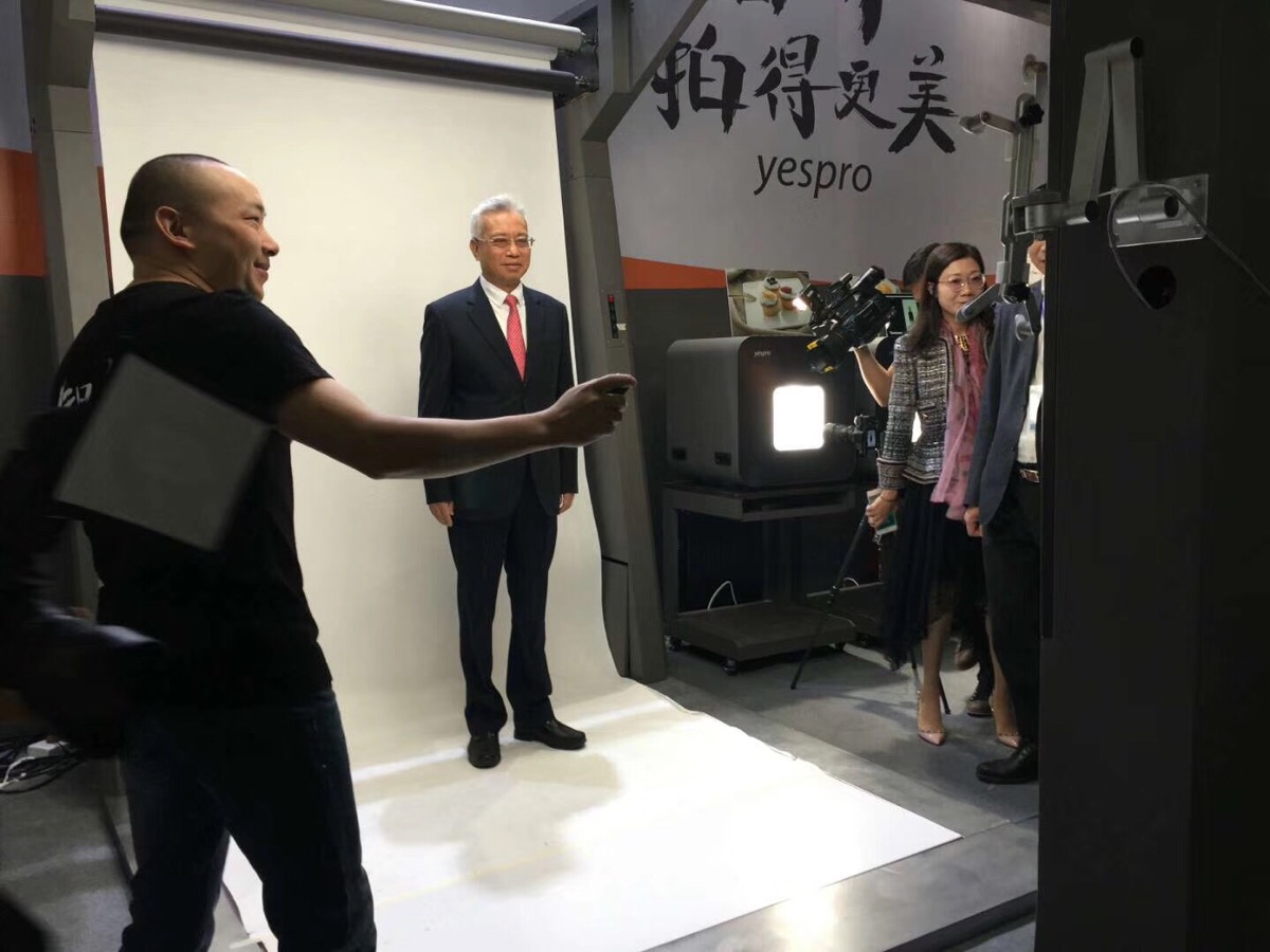中博会展品获广东省长亲试点赞 智能摄影系统为拓国际市场增信心
