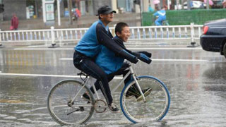 东北新疆降温显著 两广局地将有暴雨