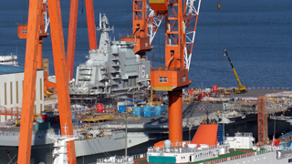 国产航母现电子战机模型 测试喷淋系统