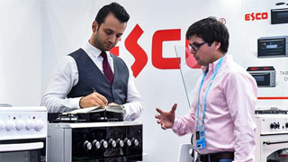 广交会一期闭幕 逾七成企业预计今年出口增长或持平