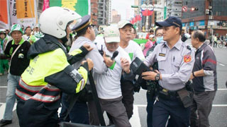 台湾绿营内讧 南北办集会