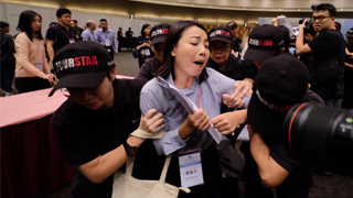 选管会举行九西补选简介会 刘小丽李卓人大闹会场被逐