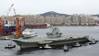 国产航母第三次海试 海军89号综合保障船首次共同出海