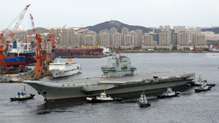 国产航母出港 第三次海试展开