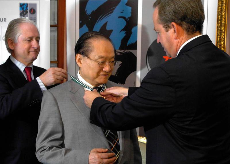 ﻿有华人的地方就有金庸