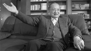 武侠小说泰斗金庸逝世享年94岁 与《大公报》渊源深厚