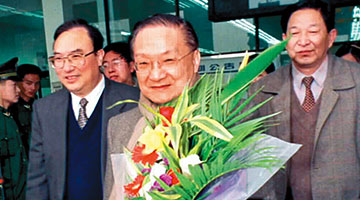 ﻿从不摆架子 对朋友相当仗义