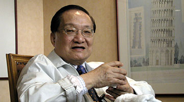 经典雅俗共赏 查家雯：金庸精神长存