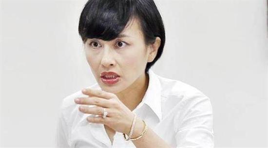 民进党“立委”自比金庸笔下小龙女？网友：小聋女