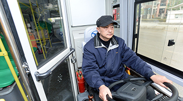 南京过江公交要装司机隔离门 已为司机设置委屈奖