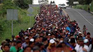 共和党中期选举或失众院 特朗普狂吹经济再打“移民牌”