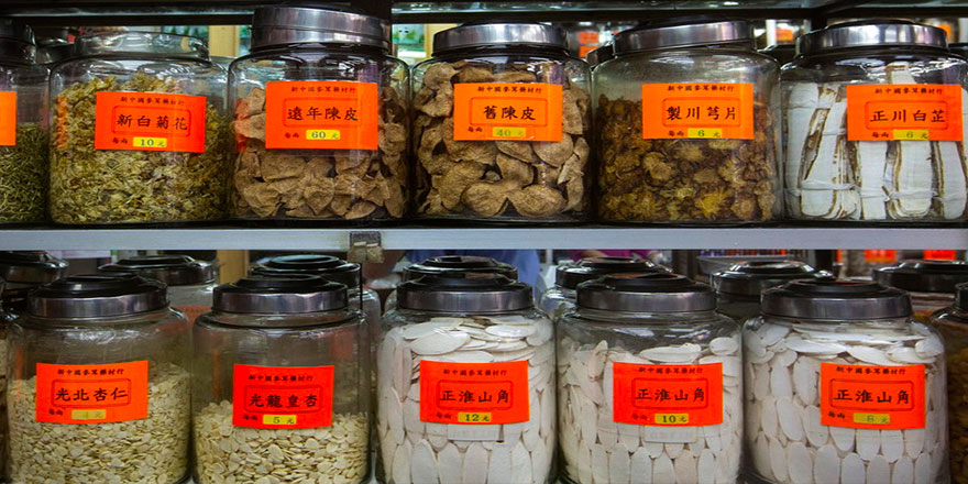 探问中药材质量：规范炮制工艺 不可“省人工”