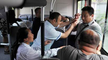 最高法法官谈公交车坠江：建议增设妨害安全驾驶罪