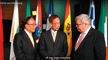 伙告洋状策划者再做骚 ﻿梁李“扮嘢”拍片 狂言“主宰香港”