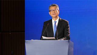 央视财经论坛丨陈茂波：香港应发挥桥梁作用 讲好“中国故事”