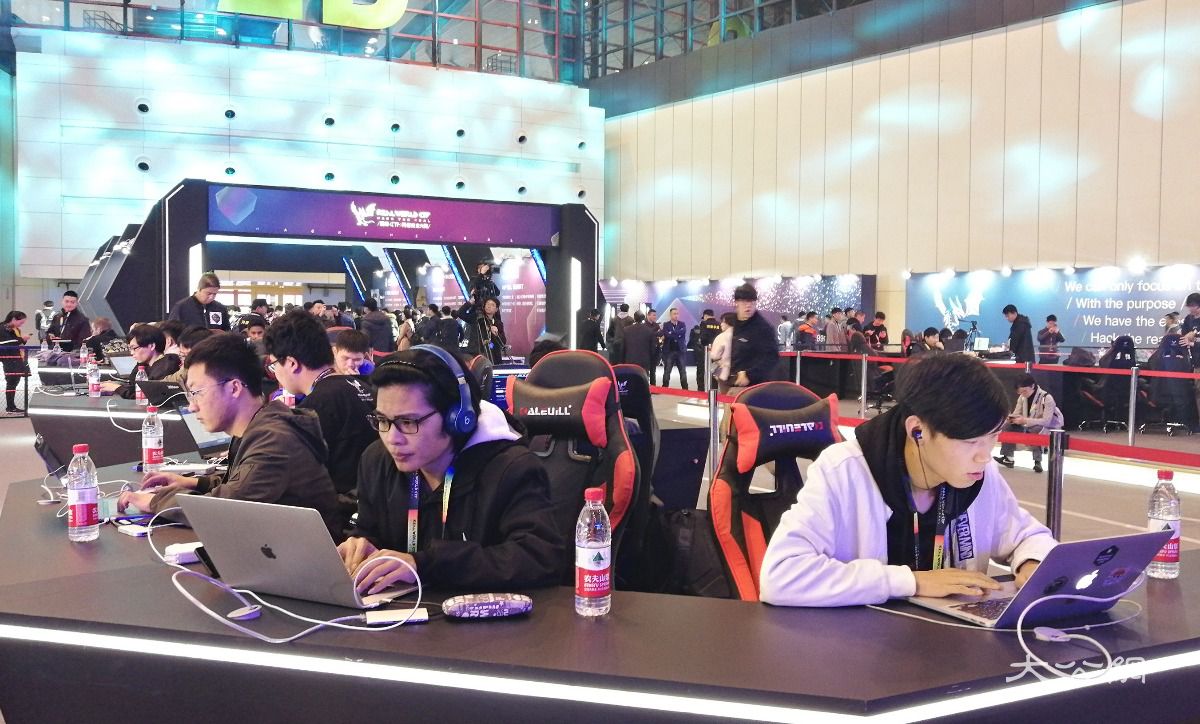 首届Real World国际CTF网络安全大赛总决郑州开战