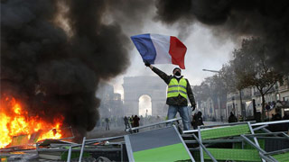 外媒：“黄背心”敲响欧洲民族主义警钟