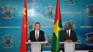 王毅访布基纳法索：复交100%正确