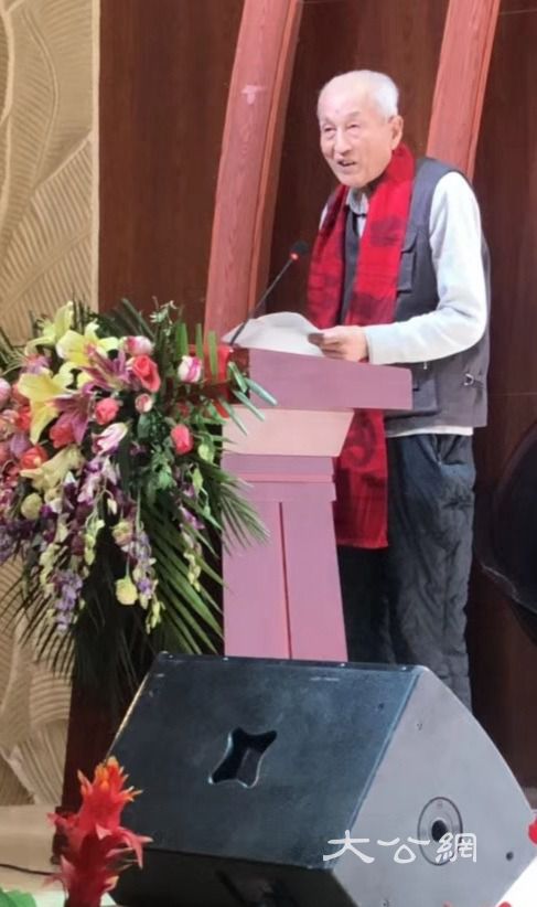 老作家高平吁“不要相信`开卷有益’，要有益才开卷！” 