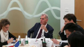 法国国际投资大使：法电信运营商有自主权选择合作伙伴