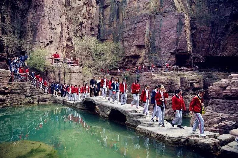 雲台山戶外課堂不簡單 近900名學生獲益匪淺